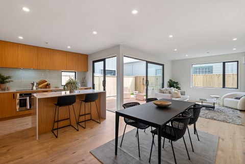 2/161 Onepu Road, Lyall Bay, Wellington
