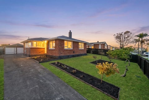 18 Courtenay Crescent, Mangere East, Auckland