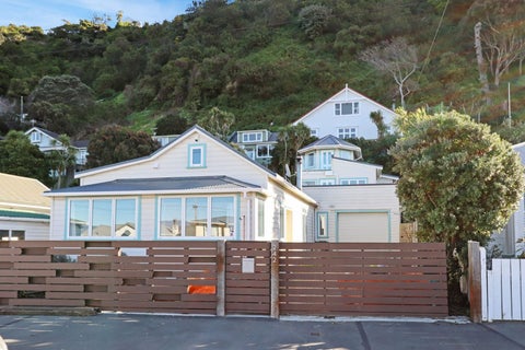 242 Sutherland Road, Lyall Bay, Wellington