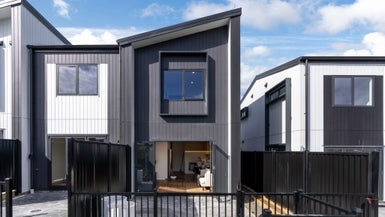 2/6 Ngaroma House Drive, Hobsonville, Auckland