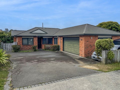5 Catlins Glen, Aotea, Porirua