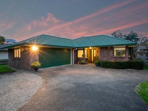5 Fairburn Place, Leamington, Cambridge