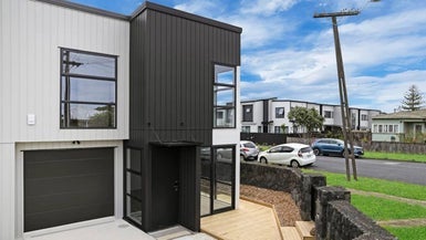 17A Henwood Road, Mangere East, Auckland