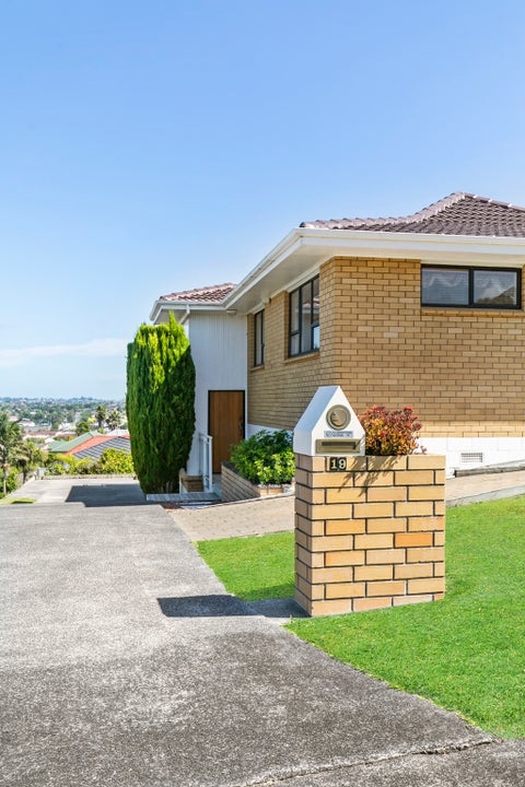 19 Gwenand Place, Botany Downs, Auckland
