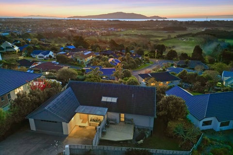 7 Matata Place, Waikanae