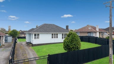 18 Crown Crescent, Otara, Auckland