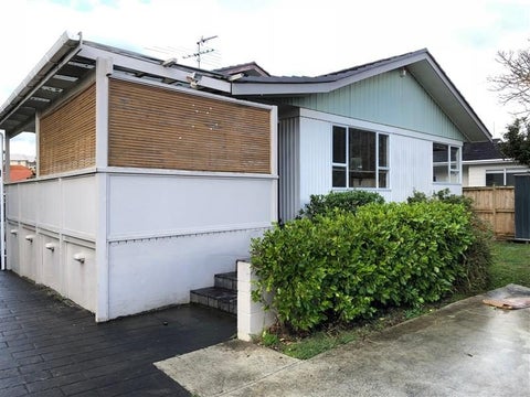 24 Mirrabooka Avenue, Botany Downs, Auckland