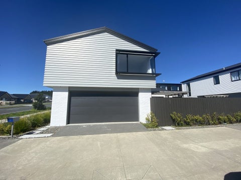 1 Henry Lloyd Place, Silverdale, Silverdale