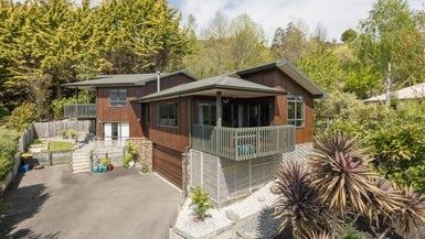 13 Treeton Place, Wakefield