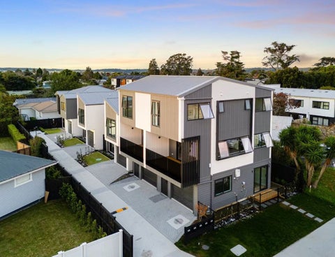 6 Clinton Avenue, Te Atatu Peninsula, Auckland