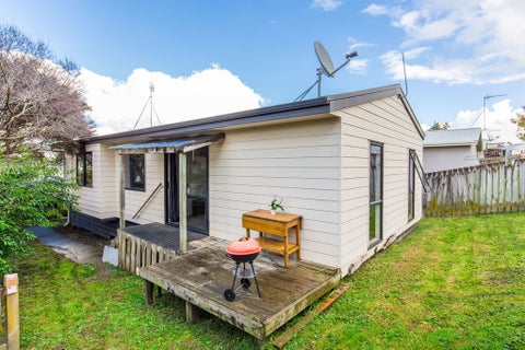 2/140 Shifnal Drive, Randwick Park, Auckland