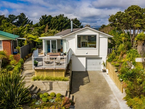 7 Tirowhanga Road, Paremata, Porirua