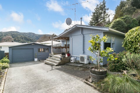 15 Mimihau Grove, Wainuiomata, Lower Hutt