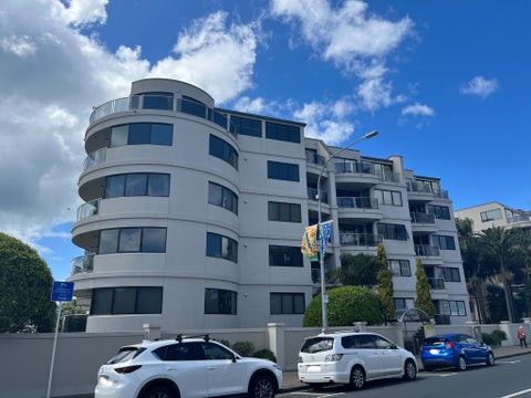2B/171 Hurstmere Road, Takapuna, Auckland