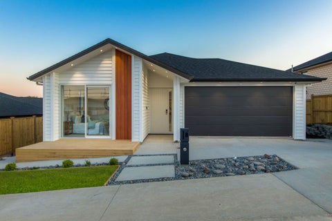 8 Joseph Kokich Avenue, Swanson, Auckland