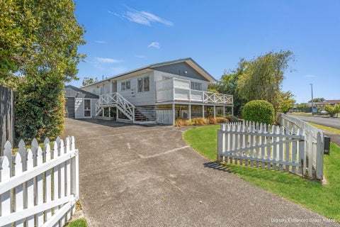 18 Riverside Drive, Waiuku, Waiuku