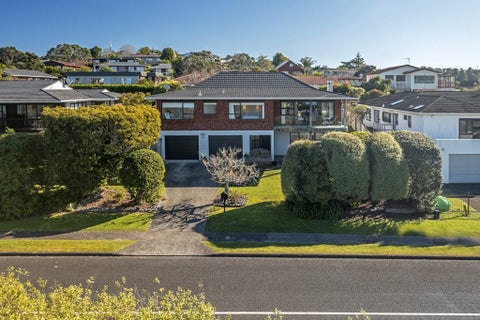 137 Stapleford Crescent, Browns Bay, Auckland