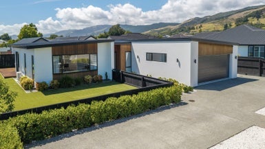 7 Greenway Crescent, Hope, Richmond