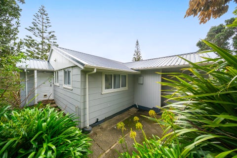 18 Northumberland Street, Cannons Creek, Porirua