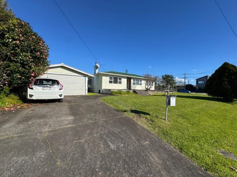 24 Stokes Avenue, Te Atatu Peninsula, Auckland