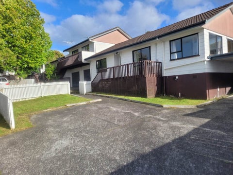 1/4 Sabana Place, Unsworth Heights, Auckland