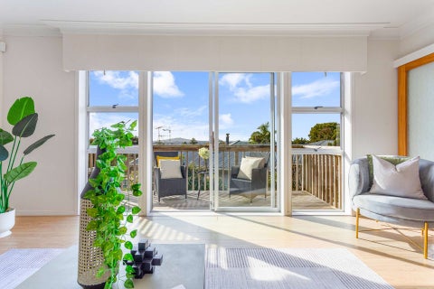 2/205 Onewa Road, Birkenhead, Auckland