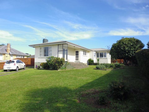13 Pine Avenue, Otumoetai, Tauranga