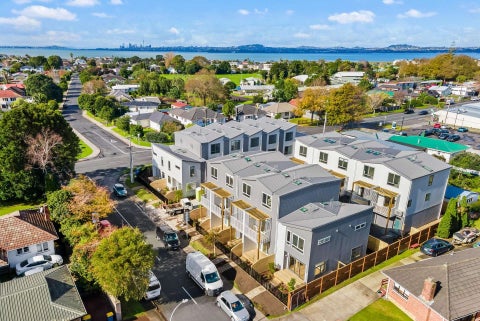 5/2 Moor Avenue, Te Atatu Peninsula, Auckland