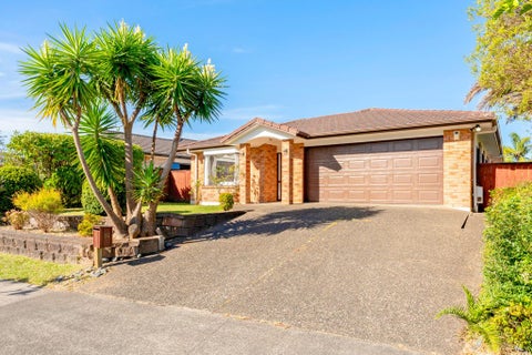 52 Brookwood Drive, Henderson, Auckland