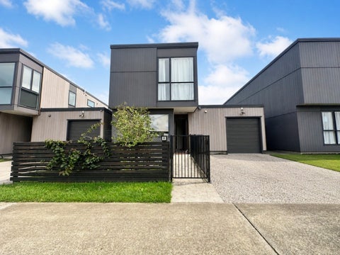 8 Te Aparangi Road, Papakura, Papakura