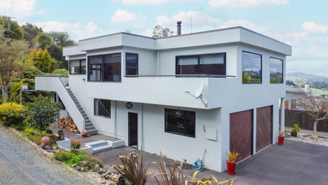 92 Hall Road, Sawyers Bay, Port Chalmers