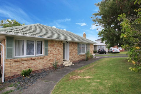 5 Amberley Avenue, Te Atatu South, Auckland