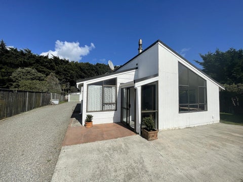 11 Hydrabad Drive, Waitarere Beach, Levin