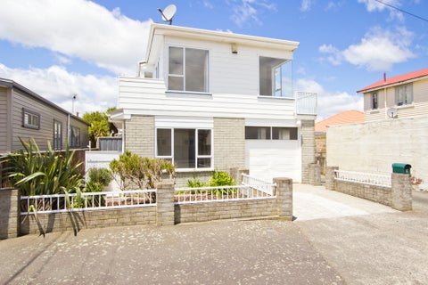 2 Oriental Street, Petone, Lower Hutt