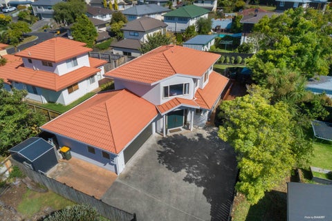 2/64 Hogans Road, Glenfield, Auckland