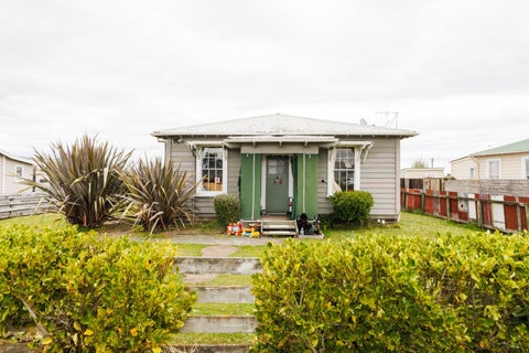 36 Wings Line, Marton
