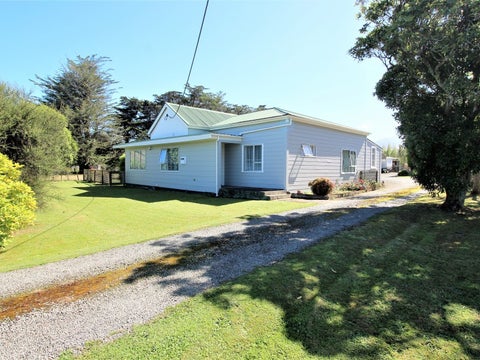 49899 State Highway 3, Woodville
