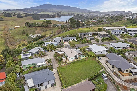 2D Puka Place, Raglan