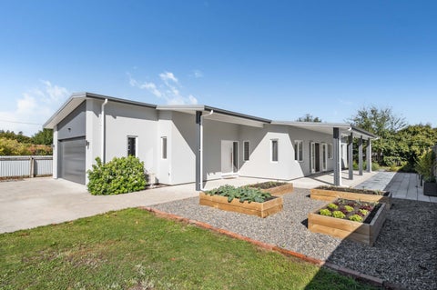 64 Park Road, Carterton