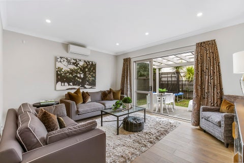 12 Guard Crescent, Stonefields, Auckland