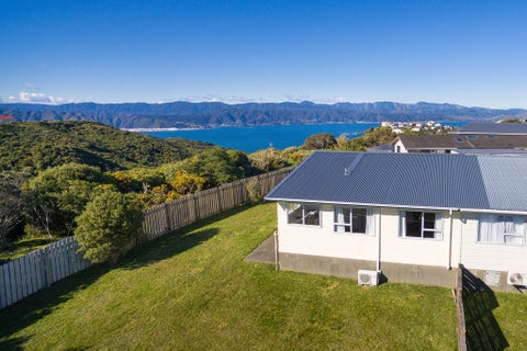 15B Bayswater Place, Newlands, Wellington