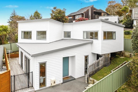 44A Stapleford Crescent, Browns Bay, North Shore City, Auckland