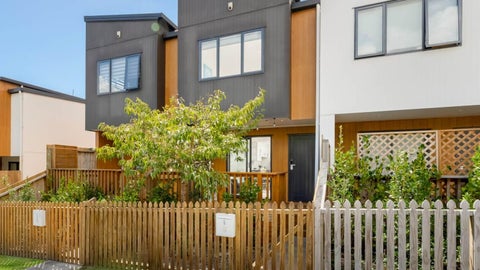 9/18 Hewlett Road, Massey, Auckland