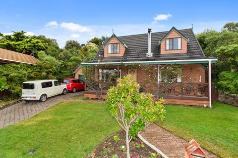 7 Staithes Drive North, Whitby, Porirua