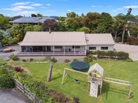28 Sheridan Crescent, Leamington, Cambridge