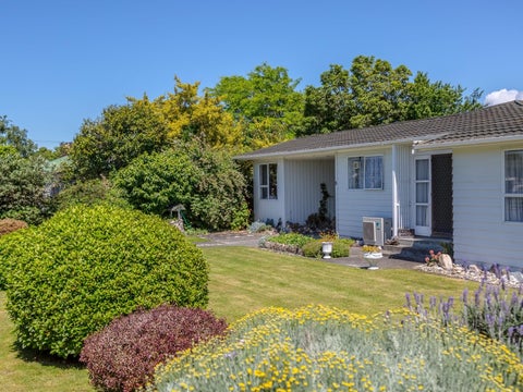 8 Booth Street, Carterton
