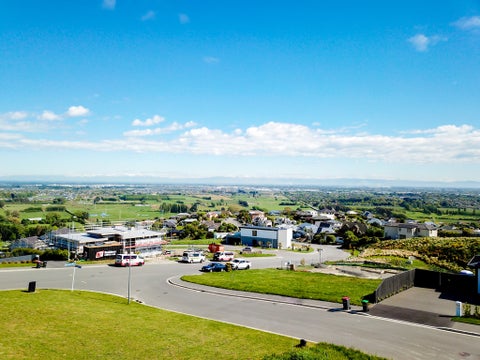 4 Dove Grove, Westmorland, Christchurch