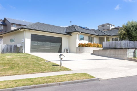 14 Te Puia Drive, Aotea, Porirua