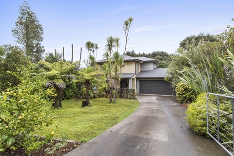1024 Scenic Drive North, Swanson, Auckland