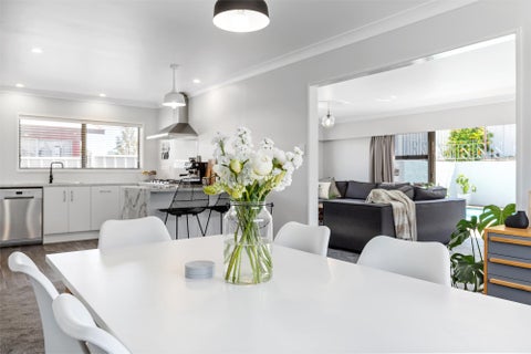 24 Lachlan Drive, Dinsdale, Hamilton